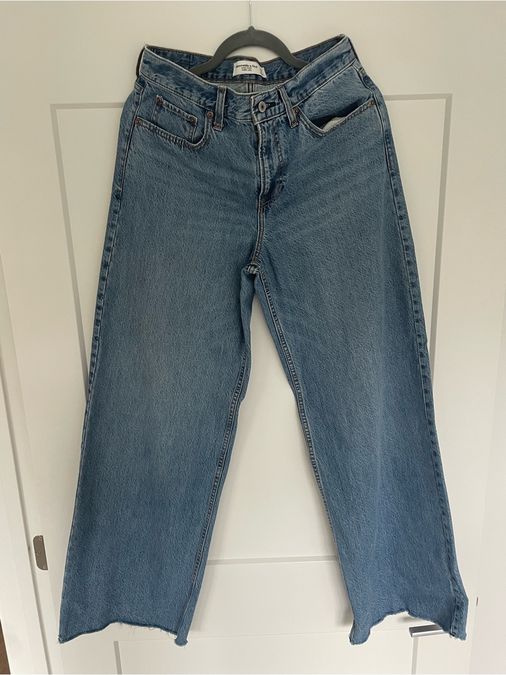 Abercrombie Women’s High Rise Wide Leg Jean